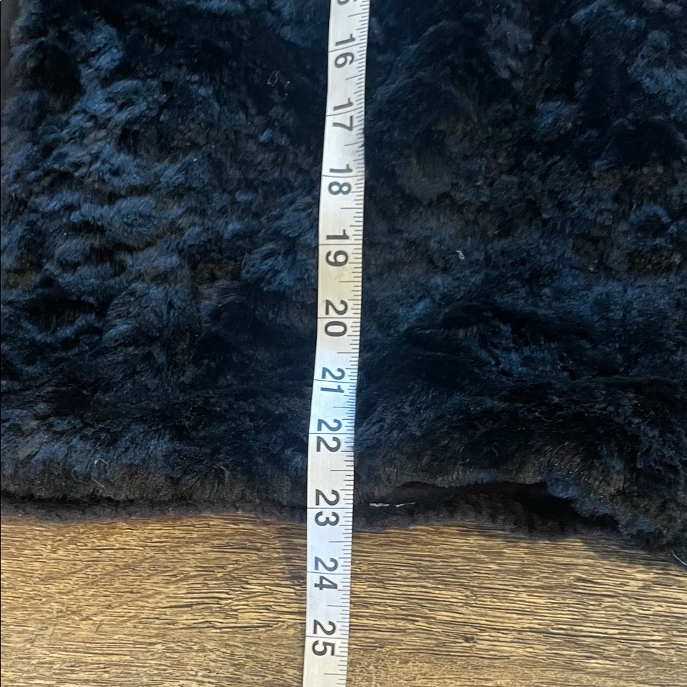LOFT Black Faux Fur Vest with ivory and black patterned‎ back Size Small - Picture 4 of 6